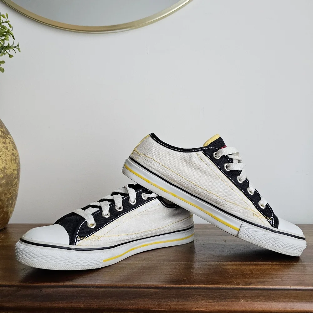 True Religion Rare Low Top Y2K Vintage Black Yellow White Sneakers Men's Size 8